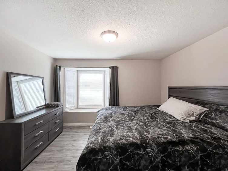 9212 94a Avenue, Grande Prairie, AB, T8V 6W5 - 10