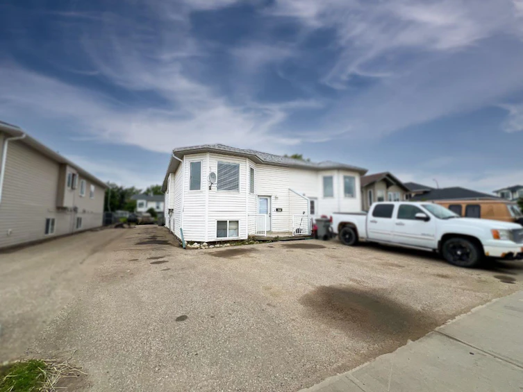 9212 94a Avenue, Grande Prairie, AB, T8V 6W5 - 26