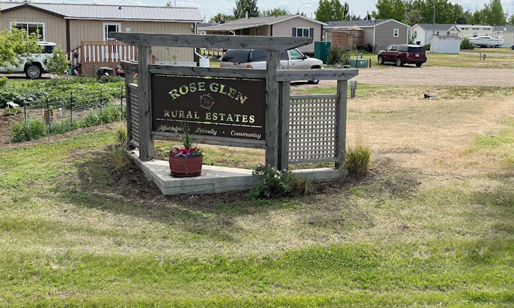 29-200 Roseglen Close