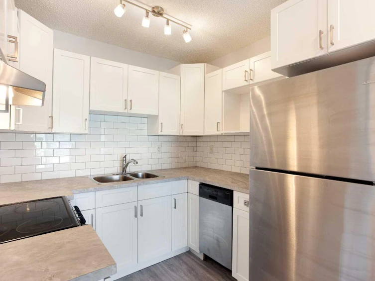403C-5601 Dalton Drive NW, Calgary, AB, T3A 2E2 - 4