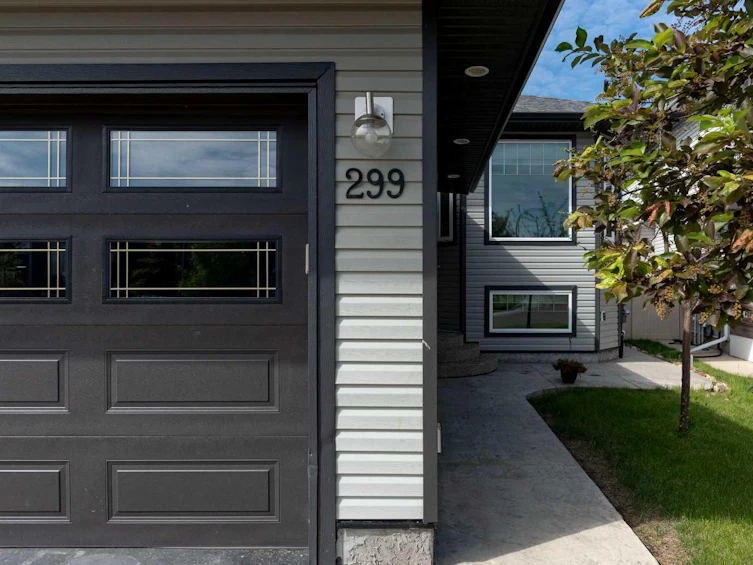 299 Warren Road, Fort Mcmurray, AB, T9H 5K2 - 5