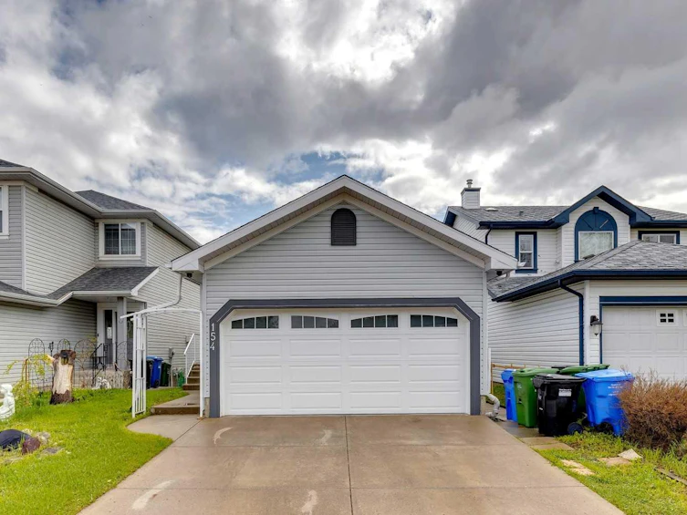 154 Bridlewood Way SW, Calgary, AB, T2Y 3S9 - 2