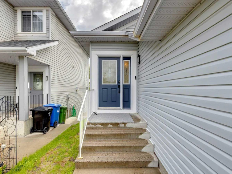 154 Bridlewood Way SW, Calgary, AB, T2Y 3S9 - 3
