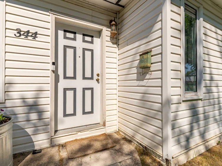 344 20 Street N, Lethbridge, AB, T1H 3M9 - 8