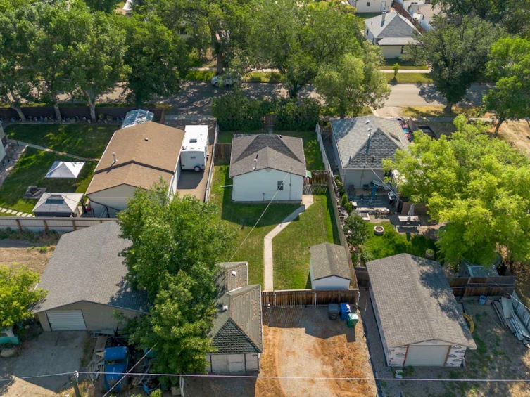 344 20 Street N, Lethbridge, AB, T1H 3M9 - 42