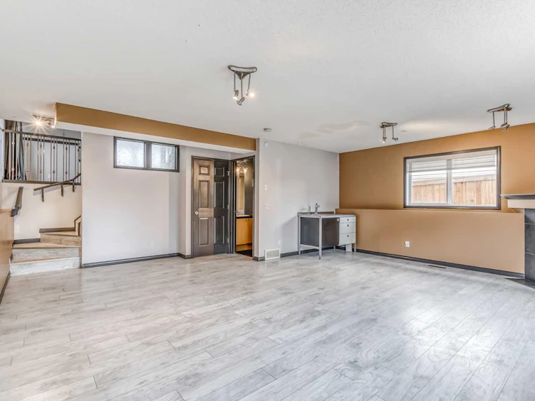 6 Bridlecrest Boulevard SW, Calgary, AB, T2Y 4X9 - 24