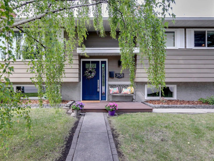 2408 Palismount Place SW, Calgary, AB, T2V 3R4