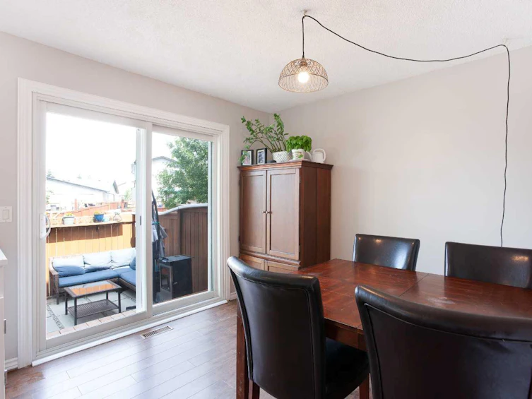 7 Deerview Way SE, Calgary, AB, T2J 6B4 - 5