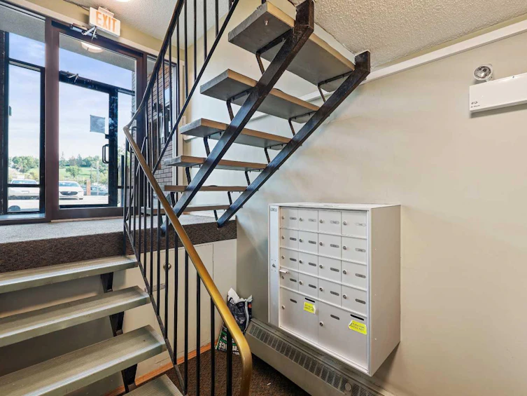 144-1435 7 Avenue NW, Calgary, AB, T2N 0Z3 - 4