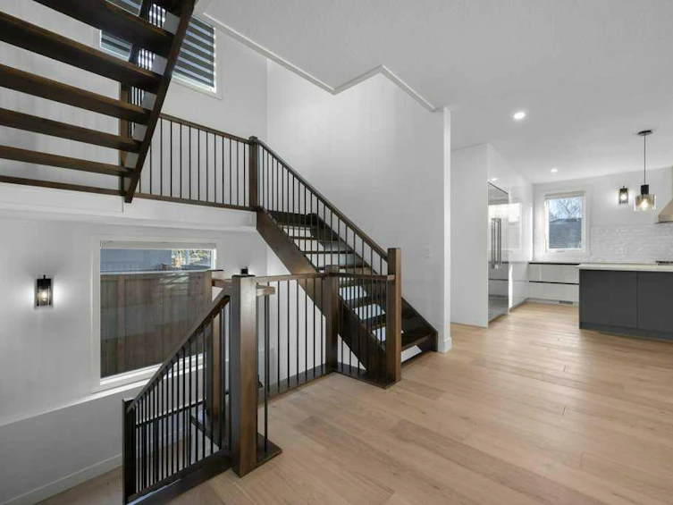 54 Malibou Road SW, Calgary, AB, T2V 1W8 - 3
