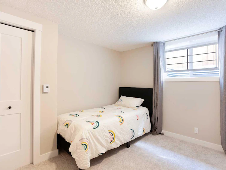 72 Strathcona Close SW, Calgary, AB, T3H 1L3 - 22