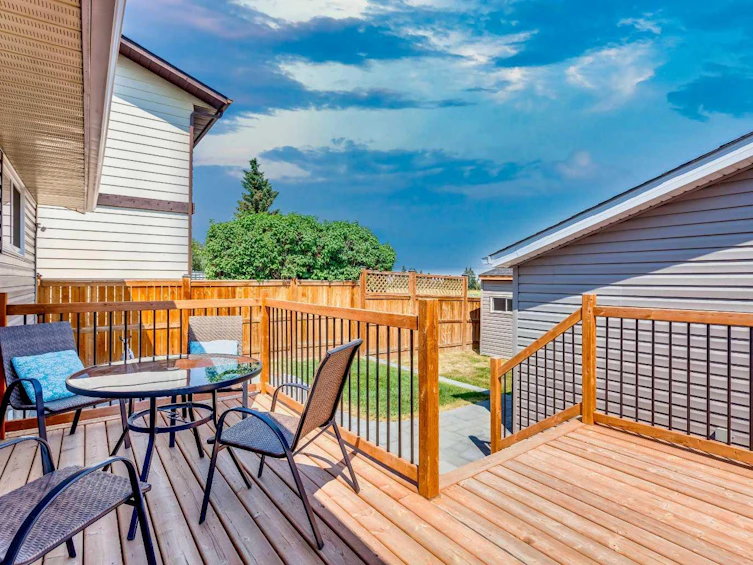 72 Strathcona Close SW, Calgary, AB, T3H 1L3 - 25
