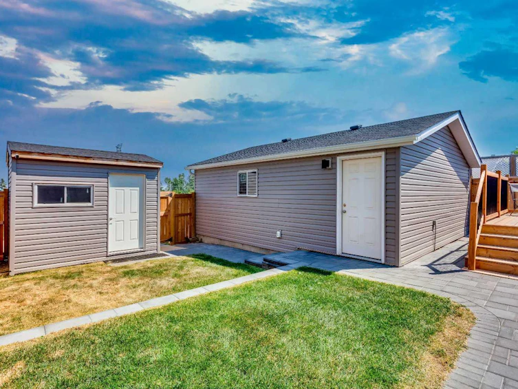 72 Strathcona Close SW, Calgary, AB, T3H 1L3 - 27