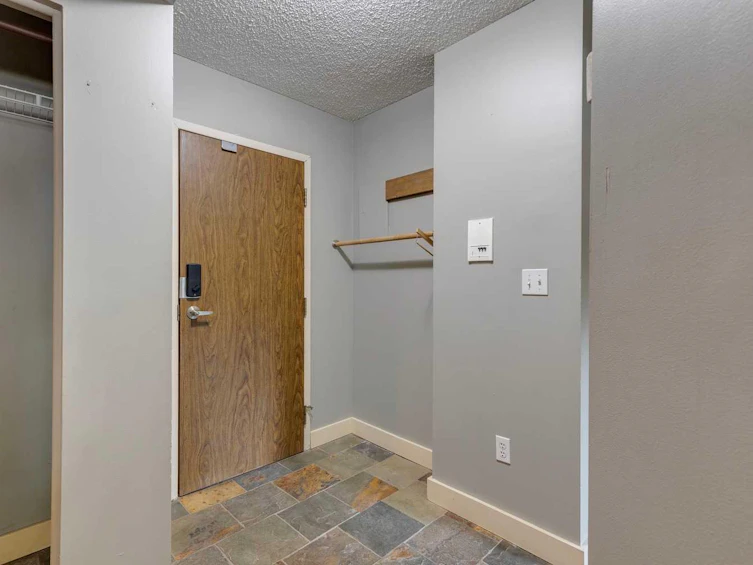 101-534 20 Avenue SW, Calgary, AB, T2S 0E8 - 2
