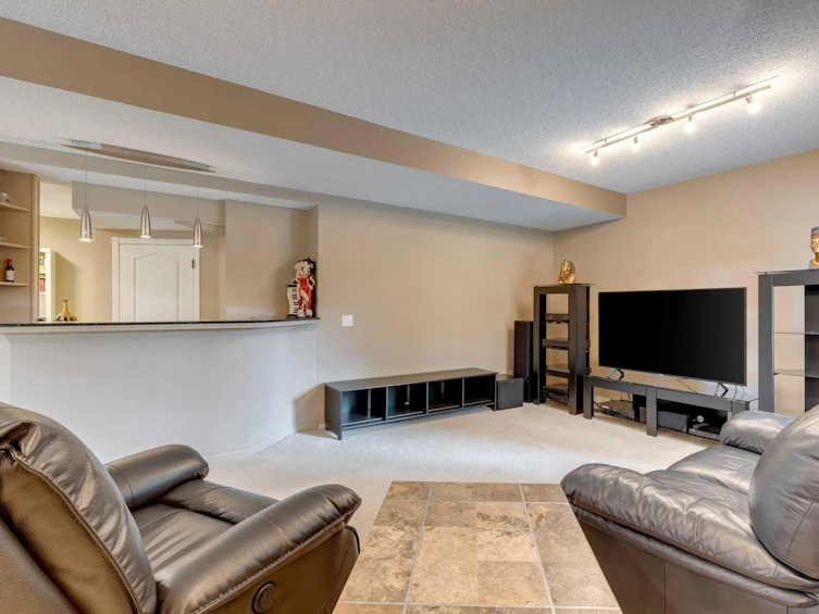64 Douglas Woods View Southeast, Calgary, AB, T2Z 2A5 - 36
