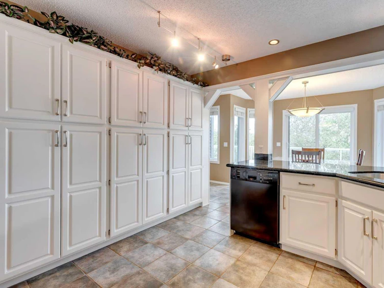 64 Douglas Woods View Southeast, Calgary, AB, T2Z 2A5 - 13