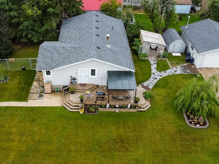 201 4 Avenue NE, Mclennan, AB, T0H 2L0
