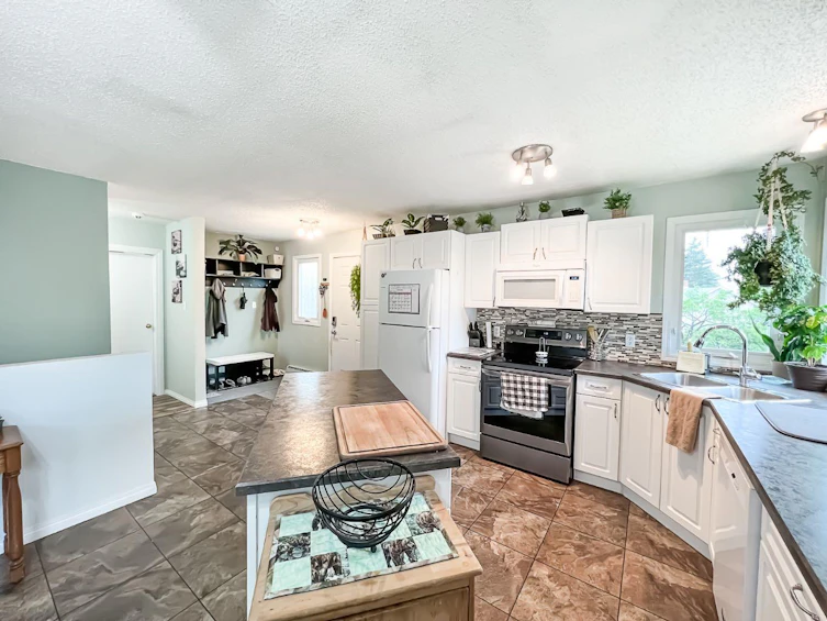 201 4 Avenue NE, Mclennan, AB, T0H 2L0 - 6