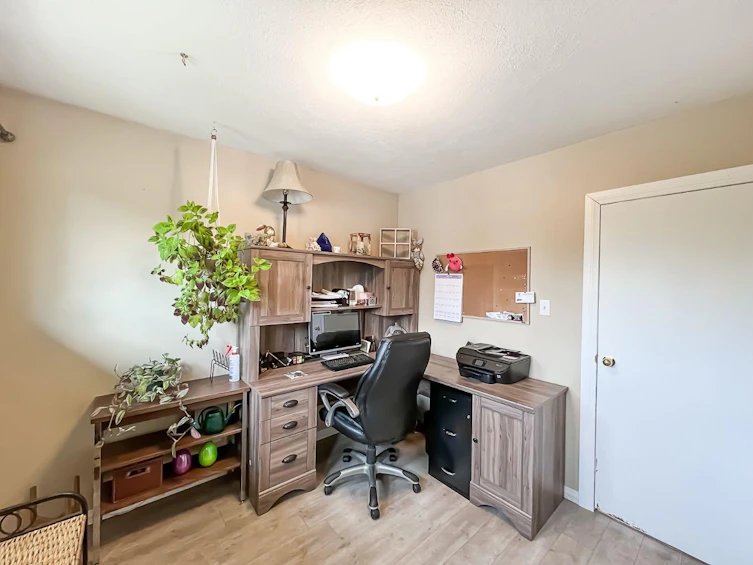 201 4 Avenue NE, Mclennan, AB, T0H 2L0 - 17