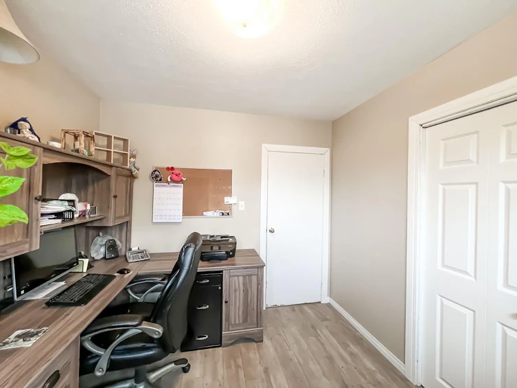 201 4 Avenue NE, Mclennan, AB, T0H 2L0 - 18