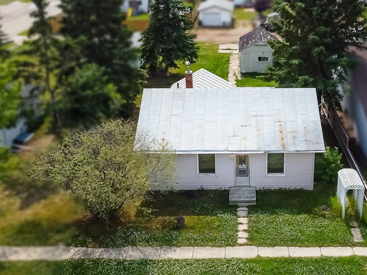 129 1 Avenue Southeast, Falher, AB, T0H 1M0