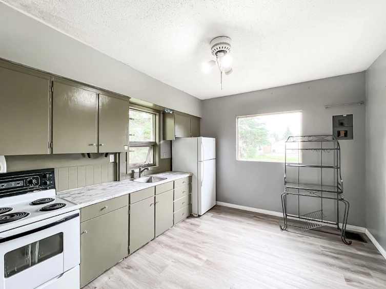 129 1 Avenue Southeast, Falher, AB, T0H 1M0 - 3