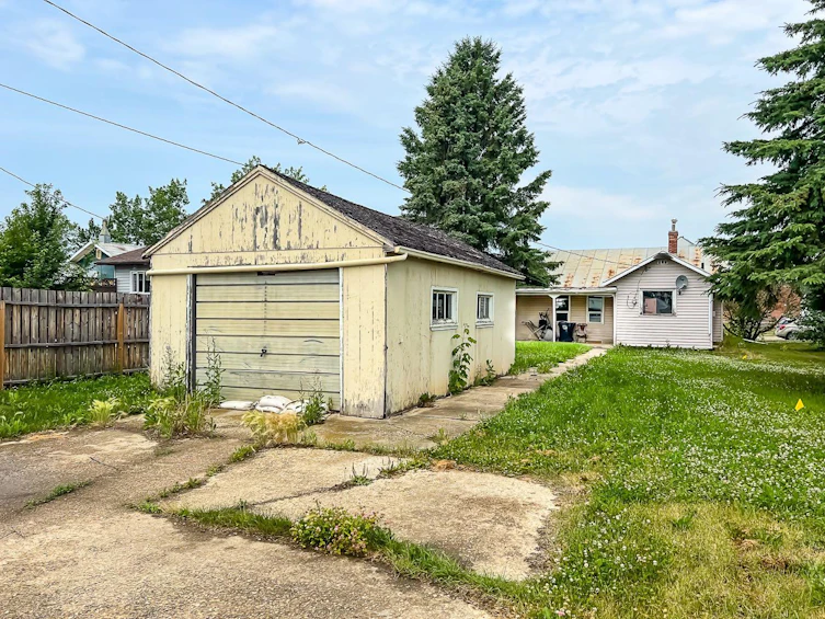 129 1 Avenue Southeast, Falher, AB, T0H 1M0 - 17