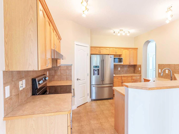 24 Thornfield Close Southeast, Airdrie, AB, T4A 2K7 - 3
