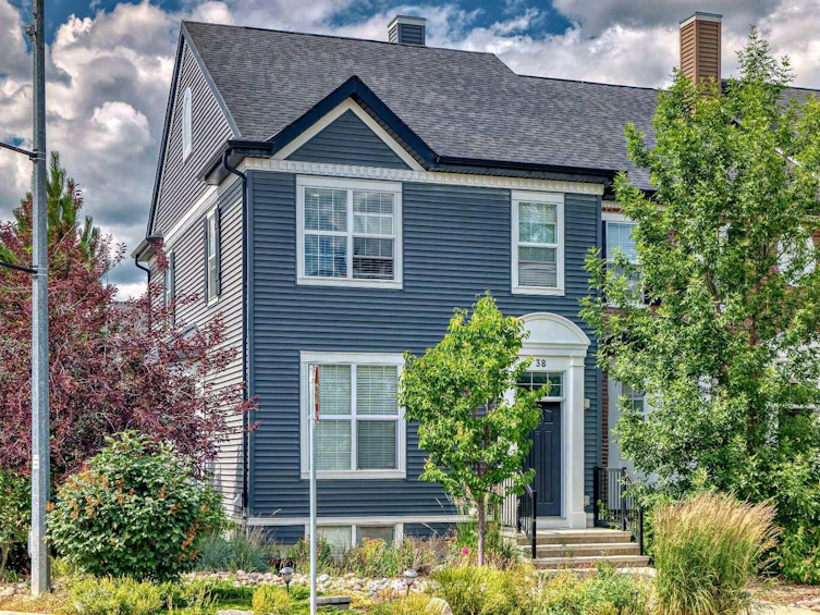 38 River Heights Link, Cochrane, AB, T4C 2A4