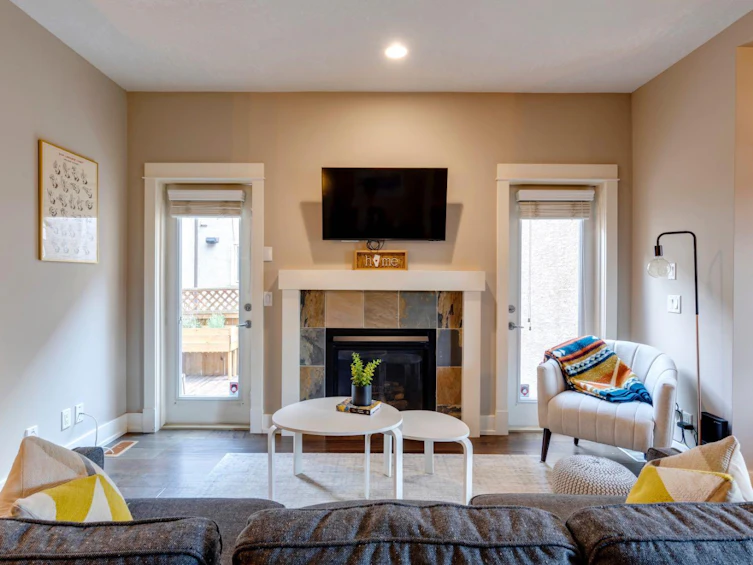2-2332 2 Avenue NW, Calgary, AB, T2N 0H2 - 5