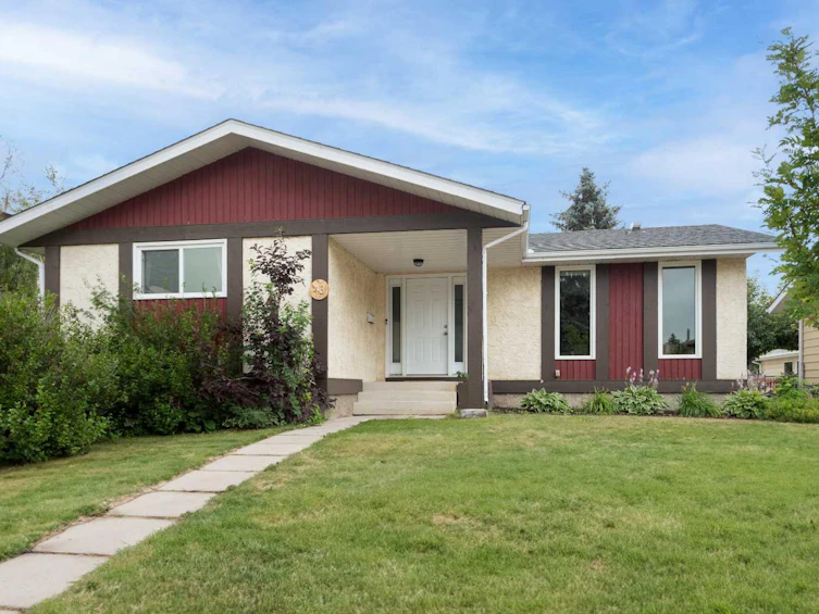 43 Castle Crescent, Red Deer, AB, T4P 2E8