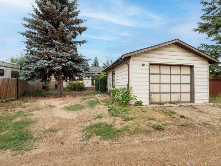 43 Castle Crescent, Red Deer, AB, T4P 2E8 - 5