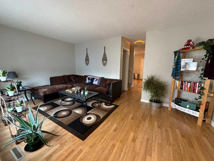 1002 20a Avenue, Coaldale, AB, T1M 1C2 - 2