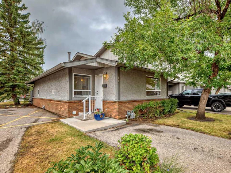 11,-7172 Coach Hill Road Southwest, Calgary, AB, T3H 1C8 - 2