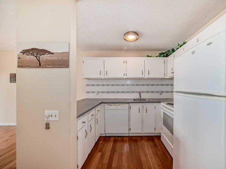 11,-7172 Coach Hill Road Southwest, Calgary, AB, T3H 1C8 - 7