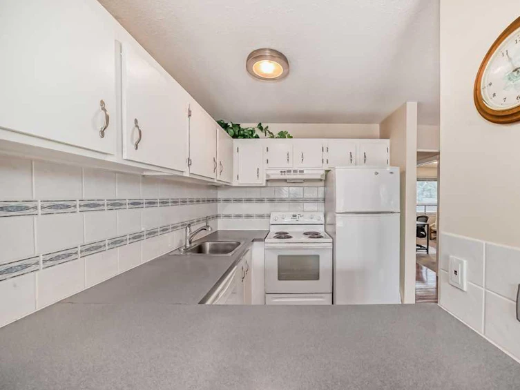 11,-7172 Coach Hill Road Southwest, Calgary, AB, T3H 1C8 - 9