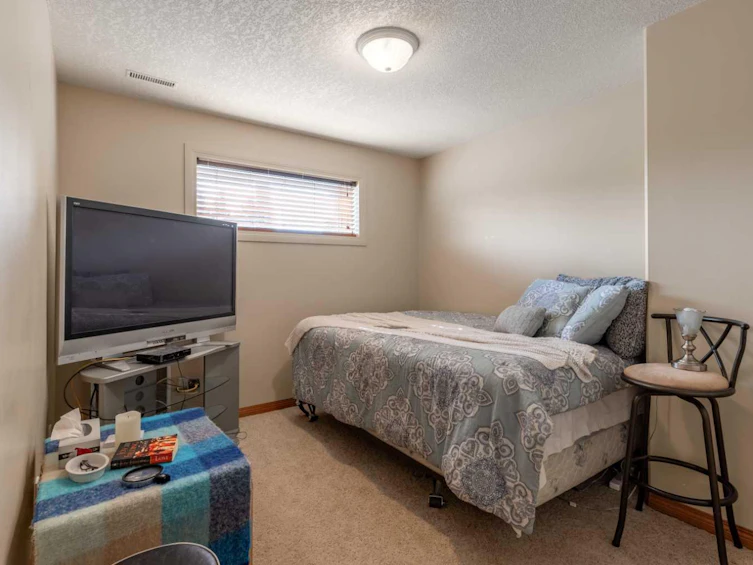 82 St James Crescent N, Lethbridge, AB, T1H 6M5 - 35