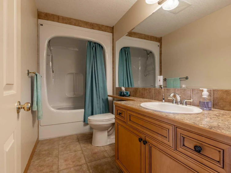 82 St James Crescent N, Lethbridge, AB, T1H 6M5 - 37