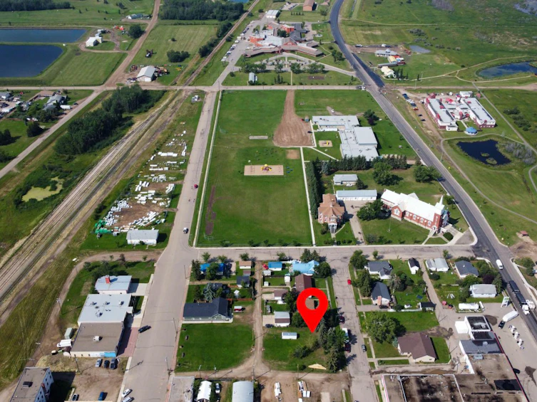 15 2 Avenue NW, Mclennan, AB, T0H 2L0 - 4