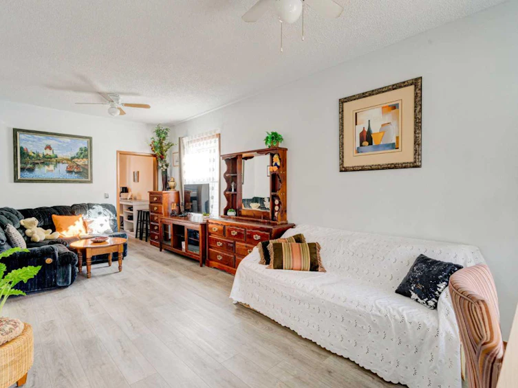 6 New Place SE, Calgary, AB, T2G 3Y2 - 7