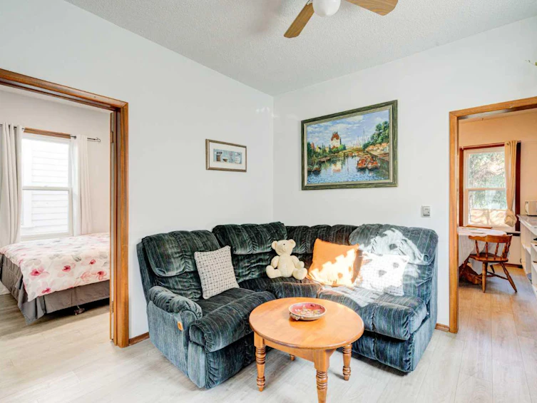6 New Place SE, Calgary, AB, T2G 3Y2 - 9