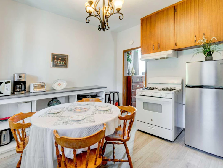 6 New Place SE, Calgary, AB, T2G 3Y2 - 14