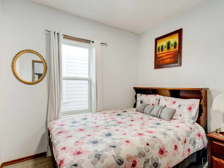 6 New Place SE, Calgary, AB, T2G 3Y2 - 16