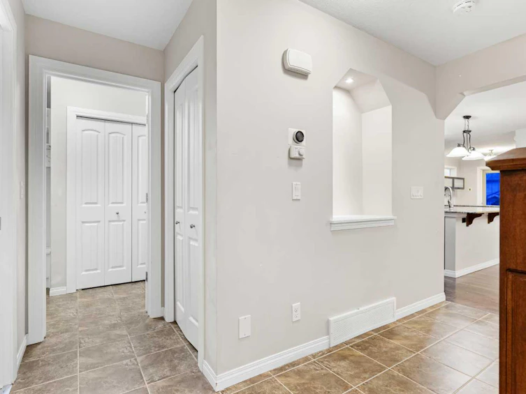 96 Sage Bank Crescent NW, Calgary, AB, T3R 0J2 - 4