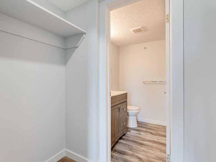 403-6000 Somervale Court SW, Calgary, AB, T2Y 4J4 - 13