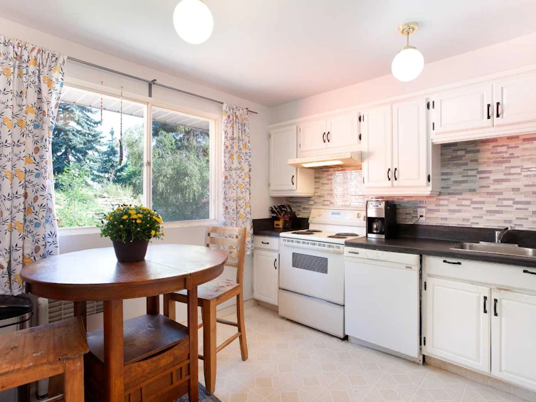 744 Hunterston Crescent NW, Calgary, AB, T2K 4N2 - 6