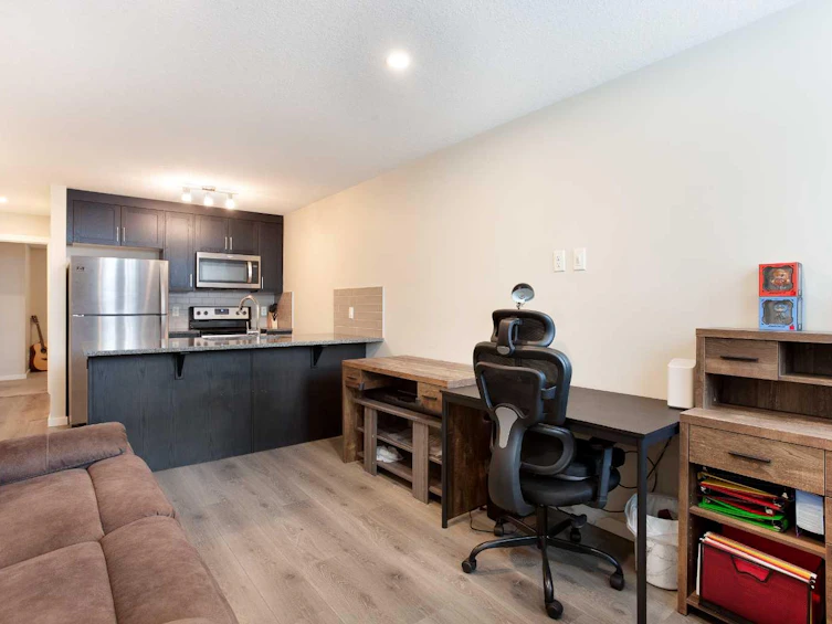 19464 37 Street SE, Calgary, AB, T3M 2W9 - 6