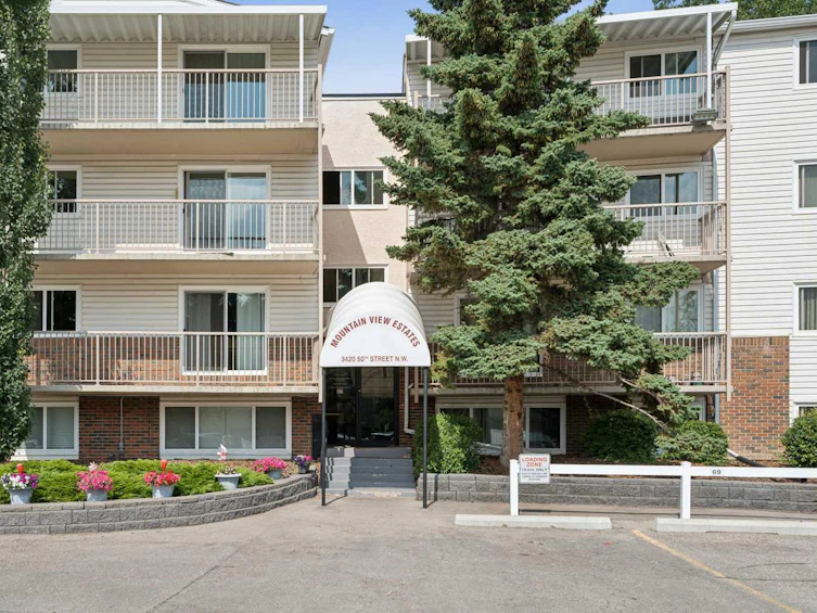 415-3420 50 Street NW, Calgary, AB, T3A 2E1 - 2