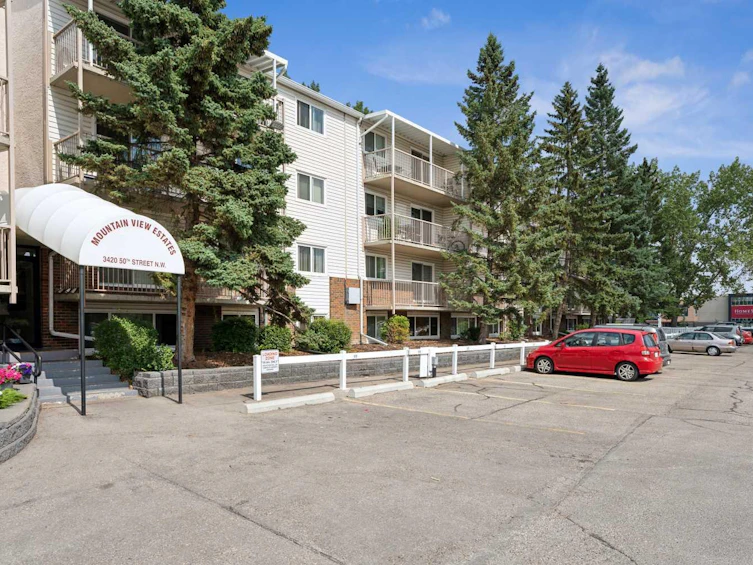 415-3420 50 Street NW, Calgary, AB, T3A 2E1 - 3