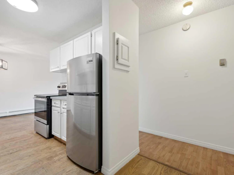 415-3420 50 Street NW, Calgary, AB, T3A 2E1 - 7